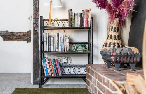 #54 The Balti Cottage Apartment - Sleeps 5 - Close to Kingsbury Water Park - " Perfect for Contractors and Families - Free parking" - Foto 52