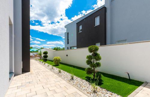 Modern Casa di Lucija with heated pool, near Airport, own parking - Foto 46