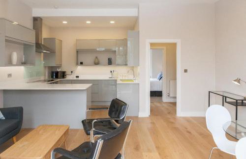 Beautiful 2 bed terrace flat close to Greenwich - Pass the Keys - Photo 41