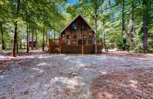 1 Mi to Pickwick Lake! Tranquil Wooded Cabin - Foto 23