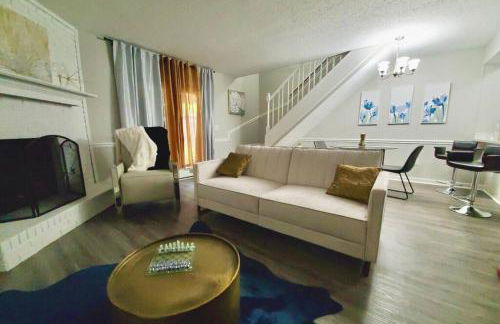 Modern Designer Townhouse 2Br Ideal for Long Stays! - Foto 1