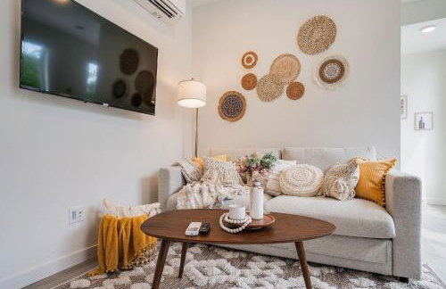 Perch - Urban Reflection 18 - Photo 7