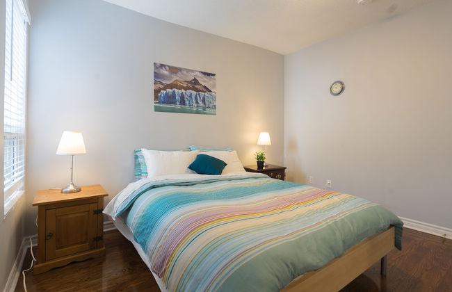 Applewood Suites - 4 BDRM King West - Photo 12