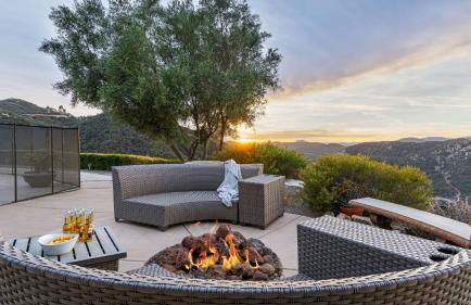 Hilltop Estate w/ Pool, Hot Tub, Fire Pit, Views Cleveland Vista by Avantstay - Foto 15