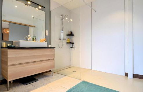 Lovely Home In Mejannes Le Clap - Photo 22