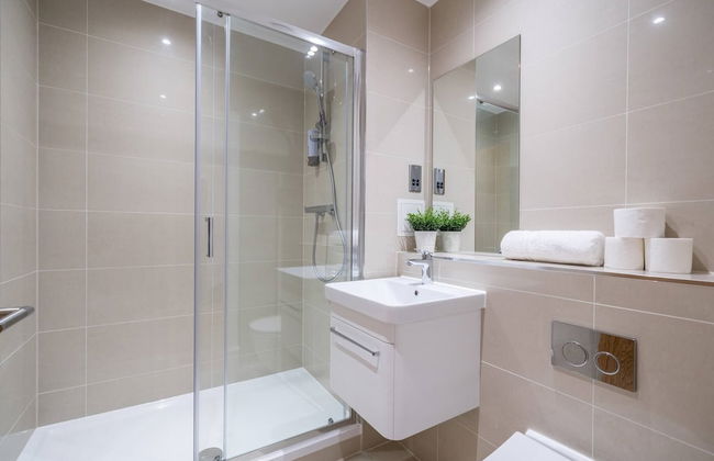 Skyvillion - River View Mins To O2 & London Excel - Photo 18