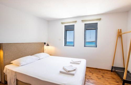 Cato Agro 3, Seafront Villa with Private Pool - Photo 17