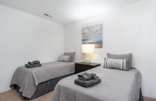 Hot Tub, Views & Game Room - 20 min to Downtown Asheville! - Foto 42