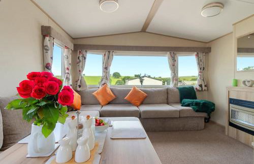 Hillside Splash Retreat -No Commercial Sign written Vehicles,Fishing Nearby & Communal Swimming Pool ,Pool open April to September - Foto 1