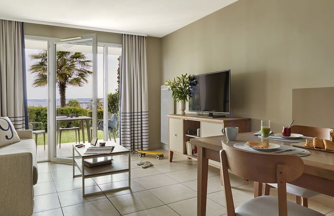 Seafront Apartment Near a Beach - Foto 9