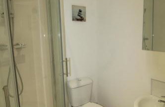 High Street House Thurnscoe by Smart Corporate Stays - Photo 10