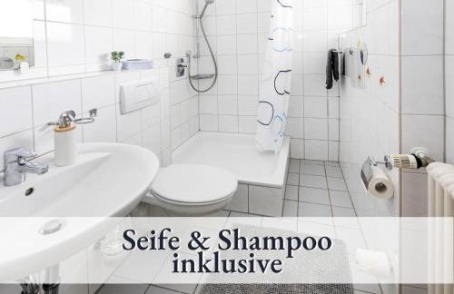 Ferienhaus Petra - Großzügige Ferienwohnungen in bester Bodenseelage l 1 Minute zum Bodensee l 7 Ferienwohnungen l Vollausgestattete Küchen l Gratis-WLAN l Gratis Parkplätze l Mitten auf der Mettnau - Photo 36