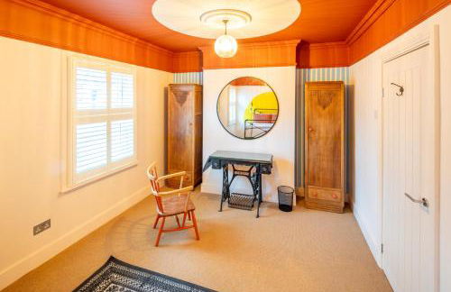 The Railway Inn MK - Victorian 3-Bedroom Home with Sauna, Jacuzzi Bath, FAST WI-FI & Free Parking - Foto 16