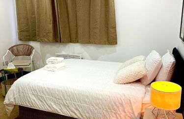 Stylish Ensuit Studios in the Heart of Vibrant Tooting 1 Min to Tube - Photo 2