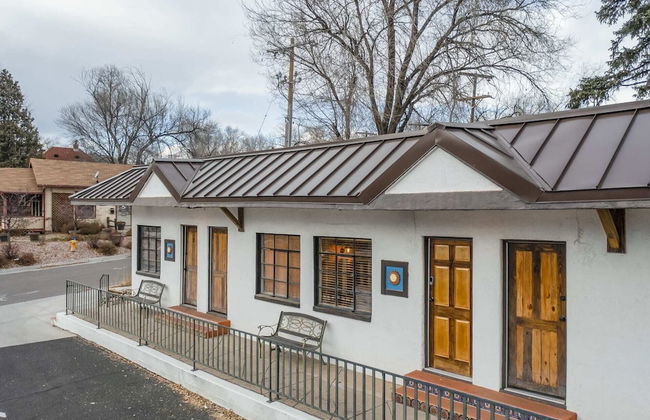 1BD Suitenear Old Colorado City & Hiking!dogs Welcome! - Photo 26