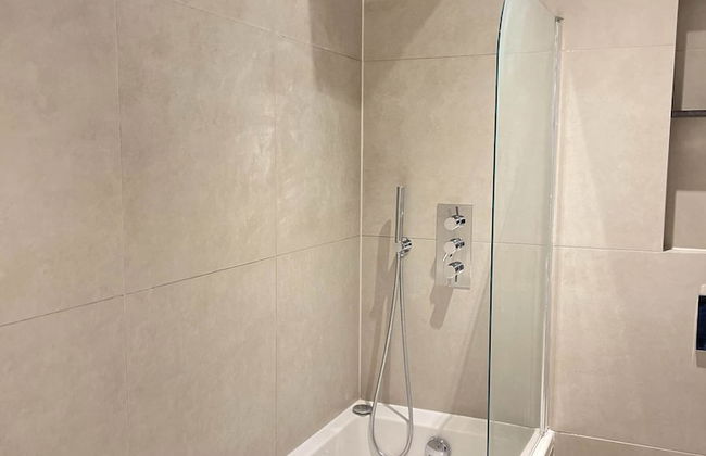 Remarkable 1-bed Apartment in Slough - Foto 6