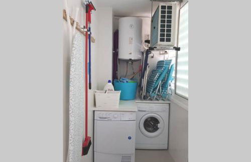 NEW! Modern apartment right on the beach! - Foto 30