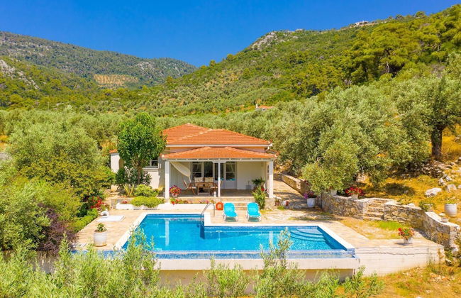 Villa Tassoula Large Private Pool Walk to Beach Wifi - 2830 - Foto 3