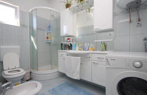 Apartments with a parking space Ugljan - 8404 - Foto 20