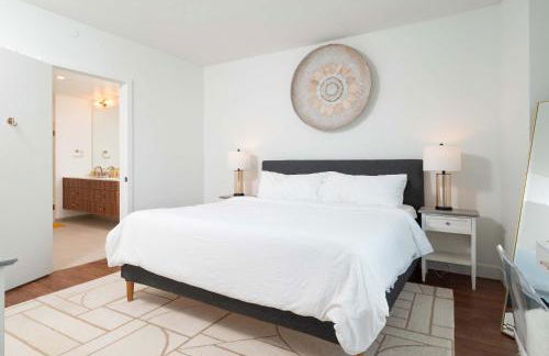 Back-Bay Lux Central 2BR Condo with Rooftop and Parking - Foto 29