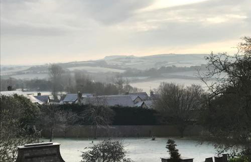 Norburton Hall Cottages - Photo 12