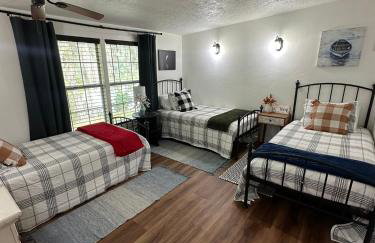 Private Lakefront Dock Firepit Yard Games - Foto 11