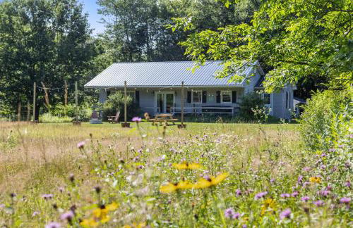 Smuggler's Notch Mountain House with hot tub & river - Foto 14