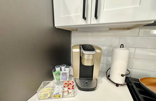 Colorful Dining Experience in Cozy Getaway - Foto 10