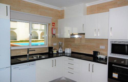 Apartment MargemSul - Pool - Beach - Free Wifi - Air Con - Foto 8