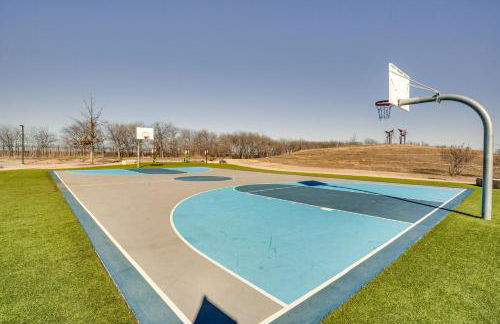 Game Room and Home Theater Retreat Near Omni PGA! - Foto 38