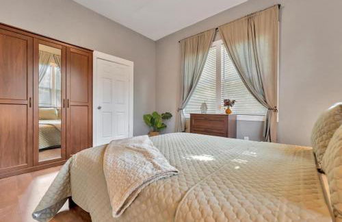 The Green Door in Ybor - Foto 28