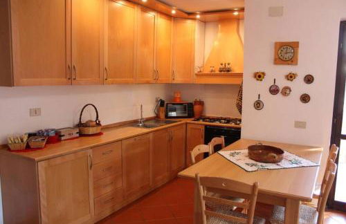 Comodo appartamento in Sila Moccone-Camigliatello - Foto 4