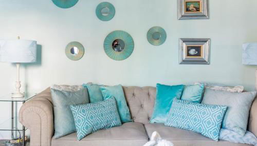 Glamorous Regal Design Home with Private Patio and Garage - Foto 5