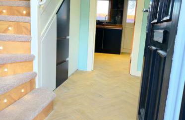 Super luxury 2 bedroom, full house sleep 5 with garden & parking close to airport - Foto 39