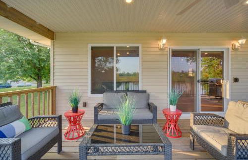 Lakefront Birchwood House with Deck and Fire Pit! - Foto 29