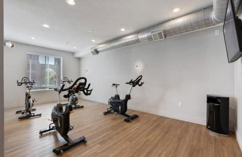 Unique SLC Getaway 2-Bed, 2-Bath with Fire Pit - Foto 32