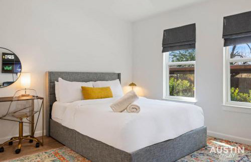 Near BBQ, Coffee More in Brentwood Pet-Friendly 2BR 1BA Condo By Austin Vacay - Foto 19