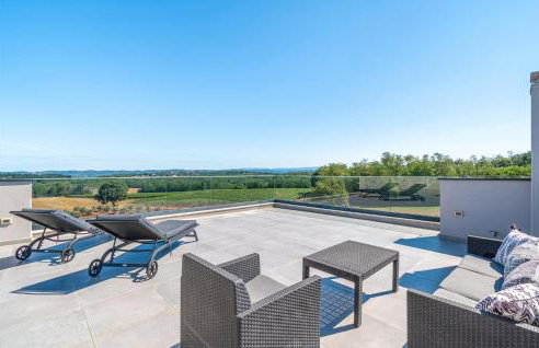 Awesome Home In Bukori - Foto 18