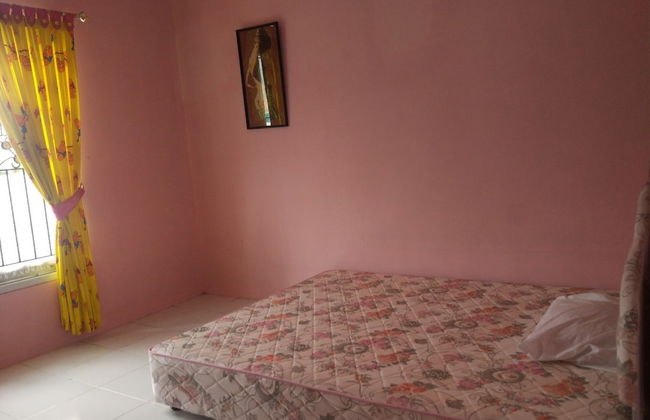 Villa Abdi Cipanas with Swimming Pool - Foto 2