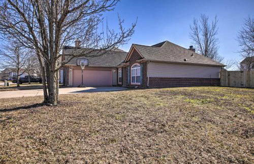 Family Home with Yard about 15 Mi to Downtown! - Foto 29