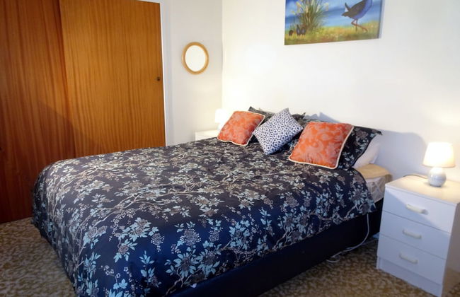 Smokebush Cottage with WIFI - Photo 2