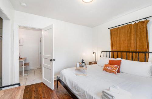 Flow - Sleeps 8 - Mins to Broadway and Germantown - Foto 16