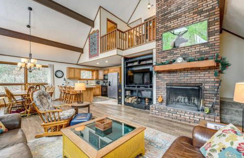 Mountain Getaway with Views and Fire Pit - Foto 7