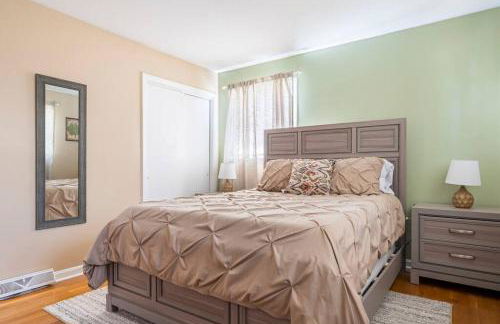 Updated home near Fort Jackson - Foto 13