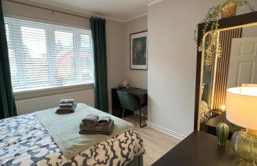 Spacious & Modern Family Gem - Foto 14