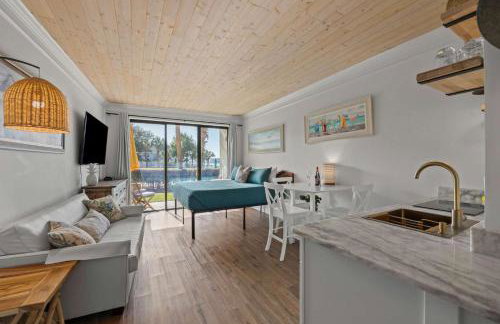 Dockside Dream-Waterfront-Boat Slip-Downtown - Foto 8