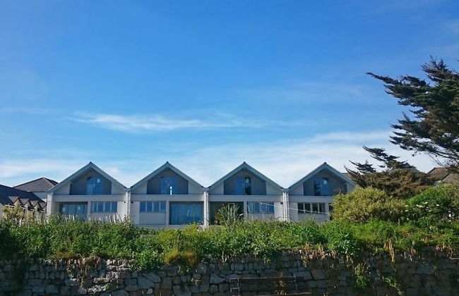 Falmouth Self Catering Lodges - Photo 9