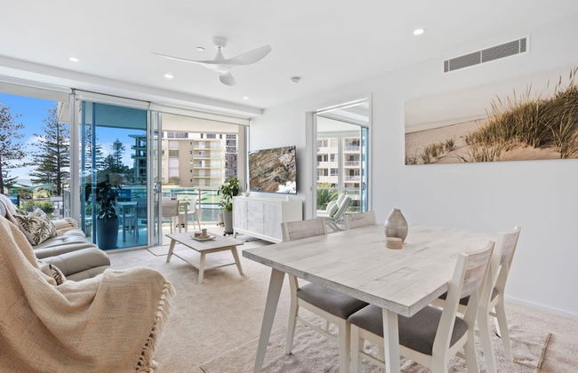 Luxury Beachfront Stay in Kirra - Photo 11