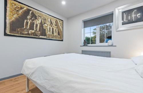 Large 4 Bedroom House Bricket Wood, Van & Car Parking, Sleeps 8 - Foto 13