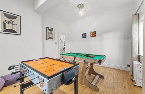 Perfect Booking 4 Bed Home in Cheltenham - Photo 15